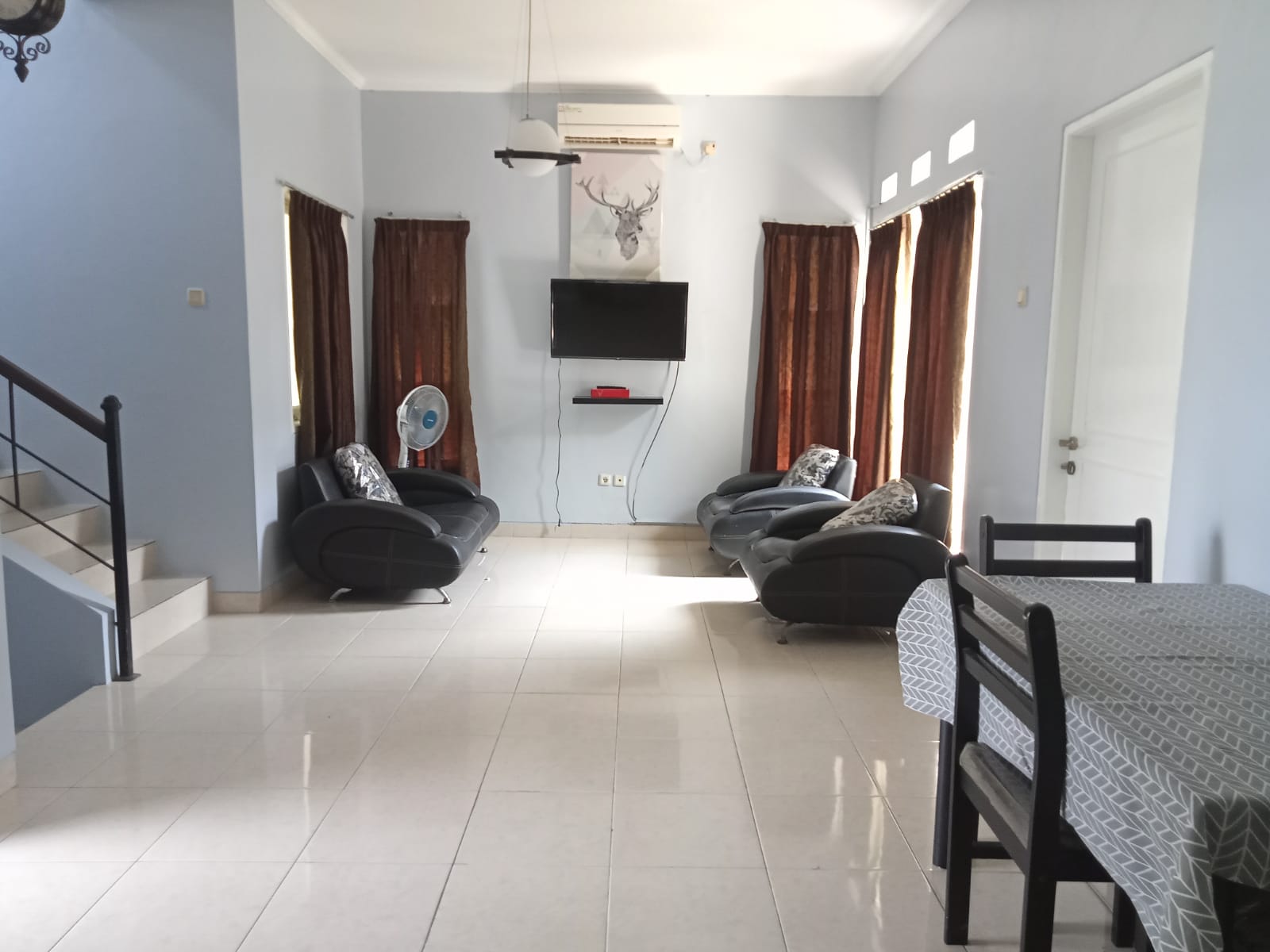 Rumah Disewakan Furnished di Cluster Fresno Deltamas 